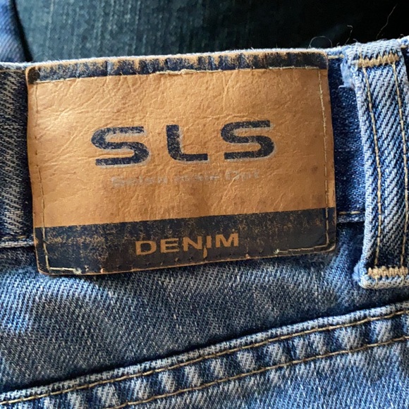 Blue Jeans - slight distress - Picture 8 of 11